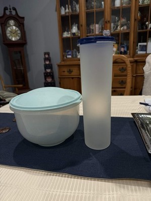 Tupperware Container Lot w/ Lids 1424-4 1561-5 USA Airtight - Lightly Used