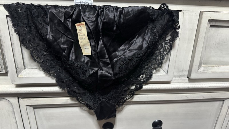 Collectors - NWT SaksFifth Avenue Black 100% Silk Panties French cut/Lace Size S