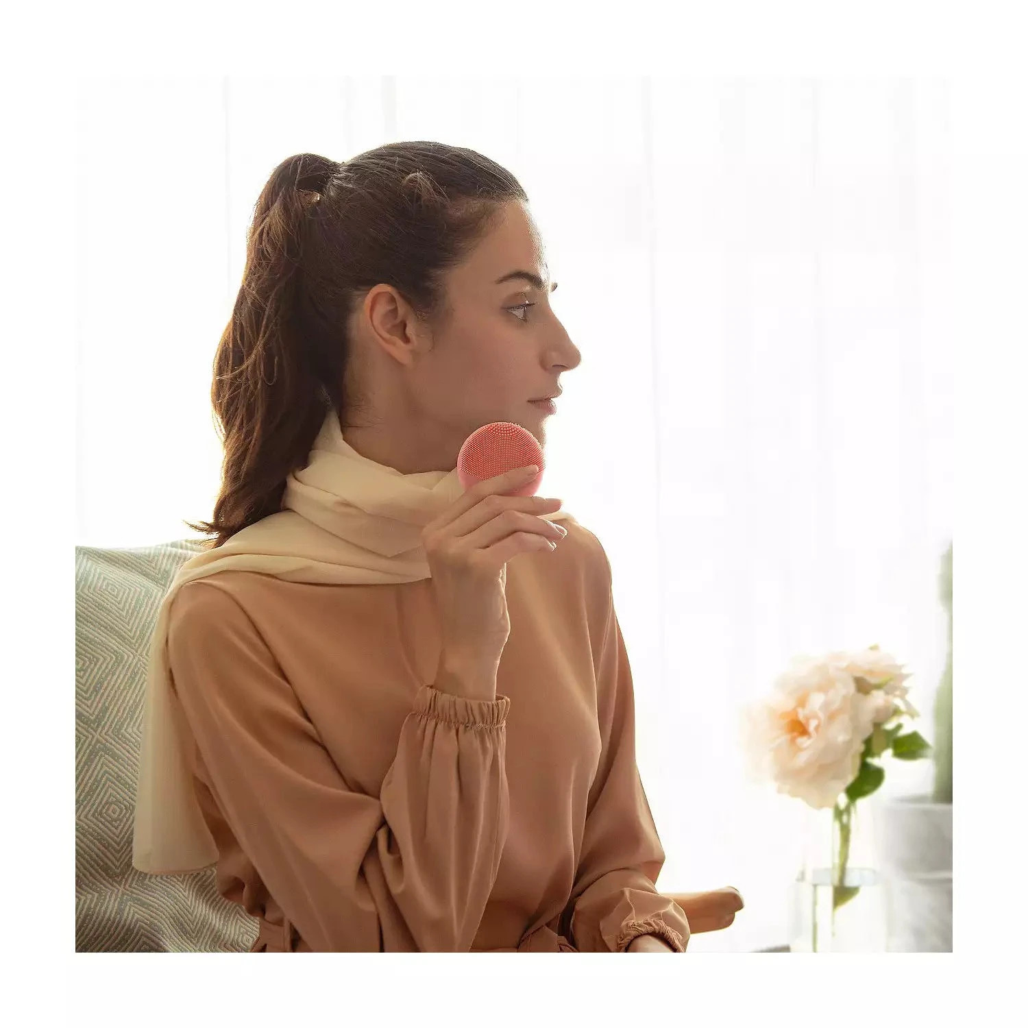 FOREO LUNA 4 go Facial Cleansing & Massaging Device – Travel-Friendly Skincare 