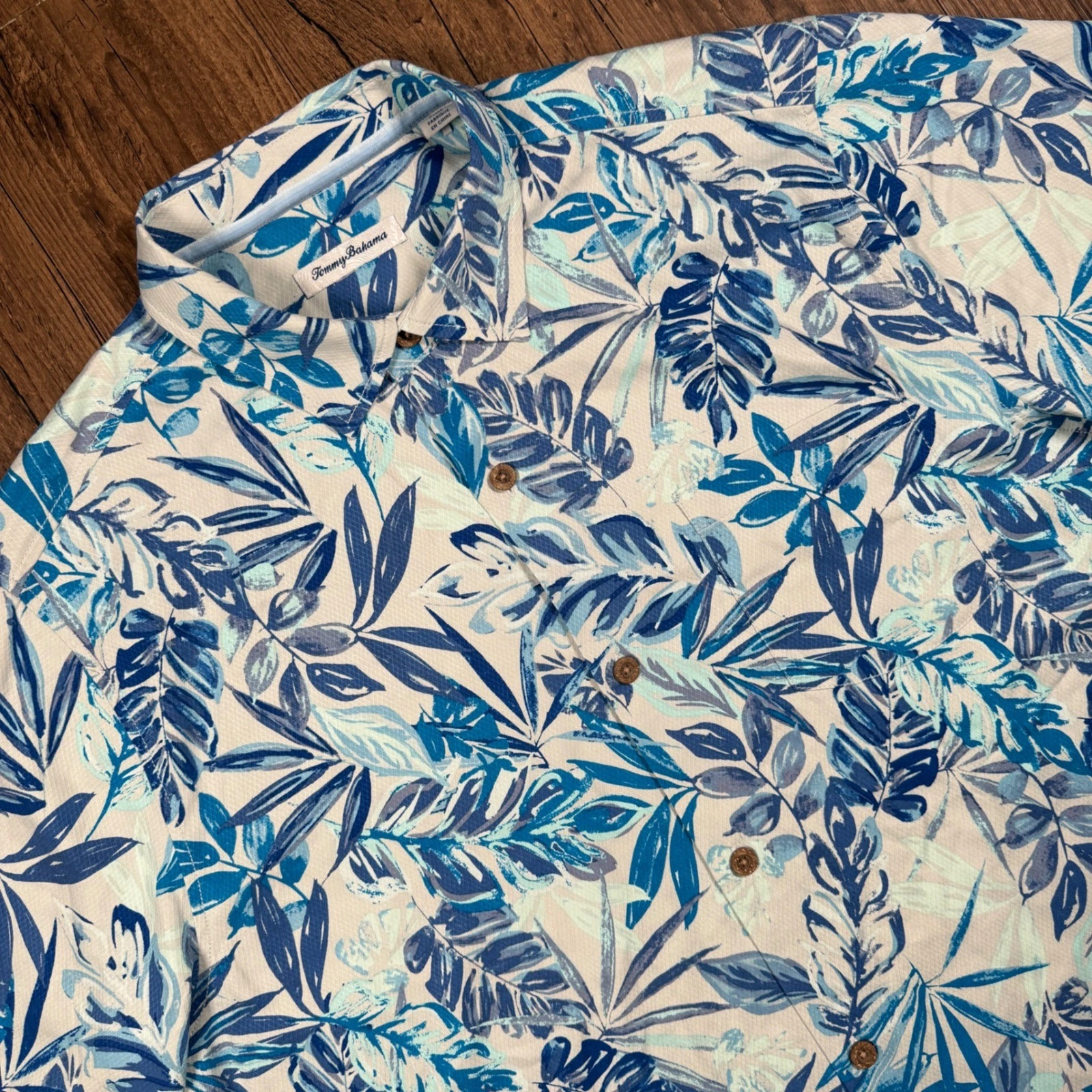 Tommy Bahama Hawaiian Shirt Mens XL Blue Tropical Floral Leaf Silk Resort Travel
Opens in a new wind