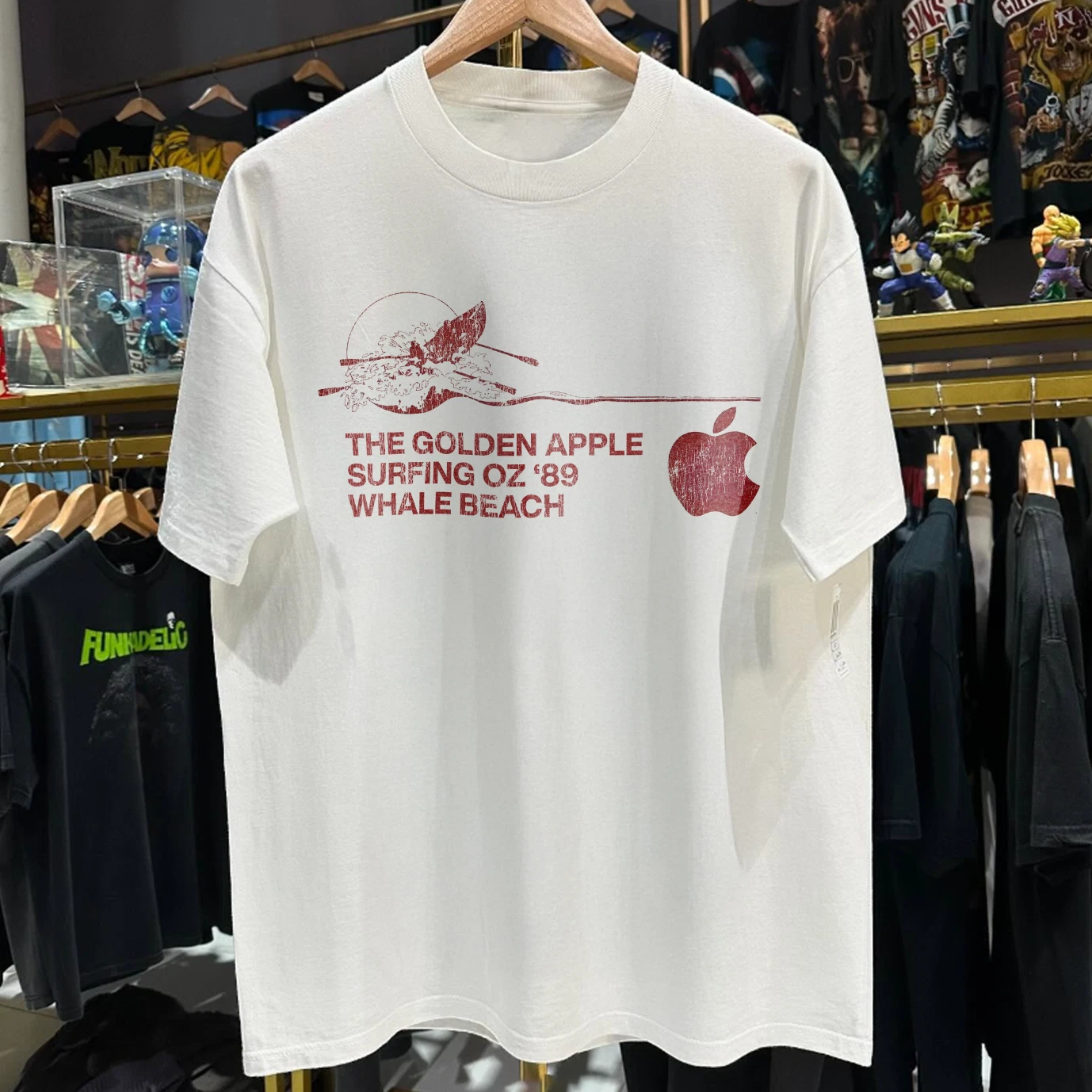 1989 The Golden Apple Surfing Oz Whale Beach Aged T-Shirt White M