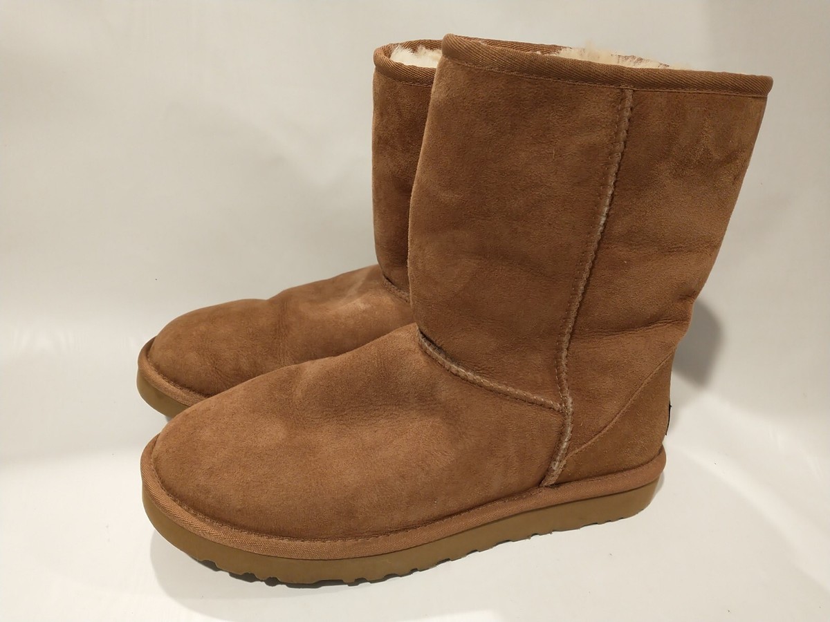 UGG Classic Short 5825 Size 8 Wheat Leather Sheepskin Lining UGG Classic Short 5825 Size 8 Wheat Leather Sheepskin Lining