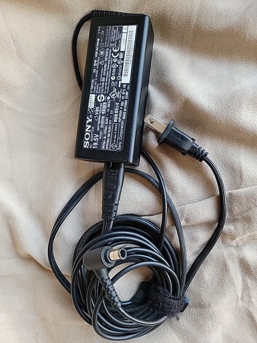 Sony VGP-AC19V48 65W AC Adapter FOR VPCCW17FX, VPCCW17FX/B, VPCCW17FX/P