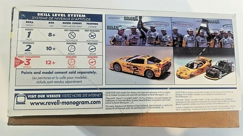 Corvette C5 R 2001 Revell Daytona 24 Hours Race w/ Limited Edition Decals Parts - Picture 8 of 8