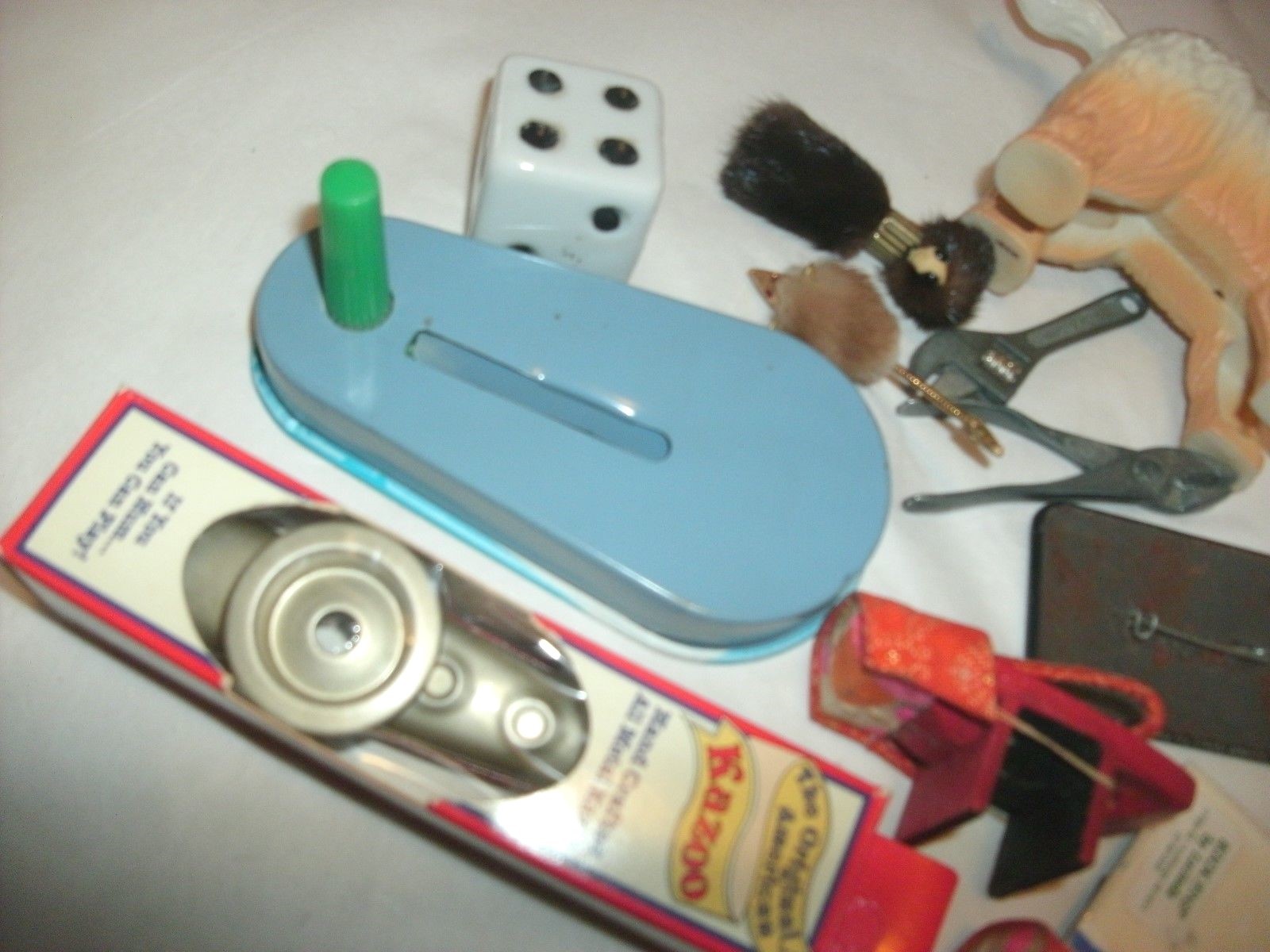 VINTAGE LOT OF TOYS AND PINS, KAZOO,TIN,DICE,BOOK PIN,HOME ALONE 2