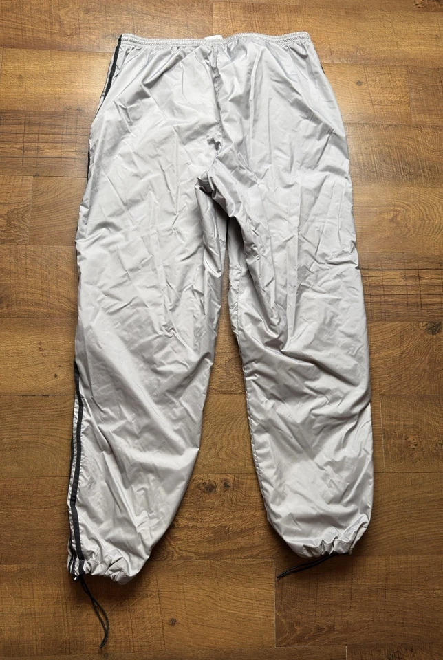 Pantalones de chándal de colección años 90 Adidas para hombre gris forrados de malla a rayas talla XL Foto 3 de 4