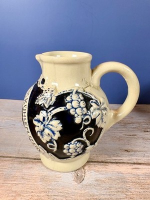 Aus Kuhlem Stein Trink Edlen Wein Blue Grey Clay German Wine Pitcher 4.5 