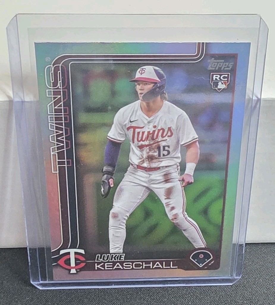 2025 Topps Update #US16 Luke Keaschall Rookie Rainbow Foil