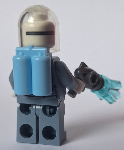LEGO 76300 Mr Freeze MINIFIGURE from DC Batman Superheroes Arkham Asylum - Picture 2 of 2