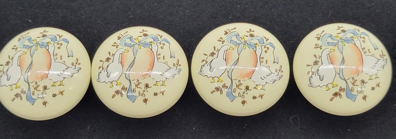 Vintage Belwith Marmalade Geese Round Cabinet Knobs Lot Of 4