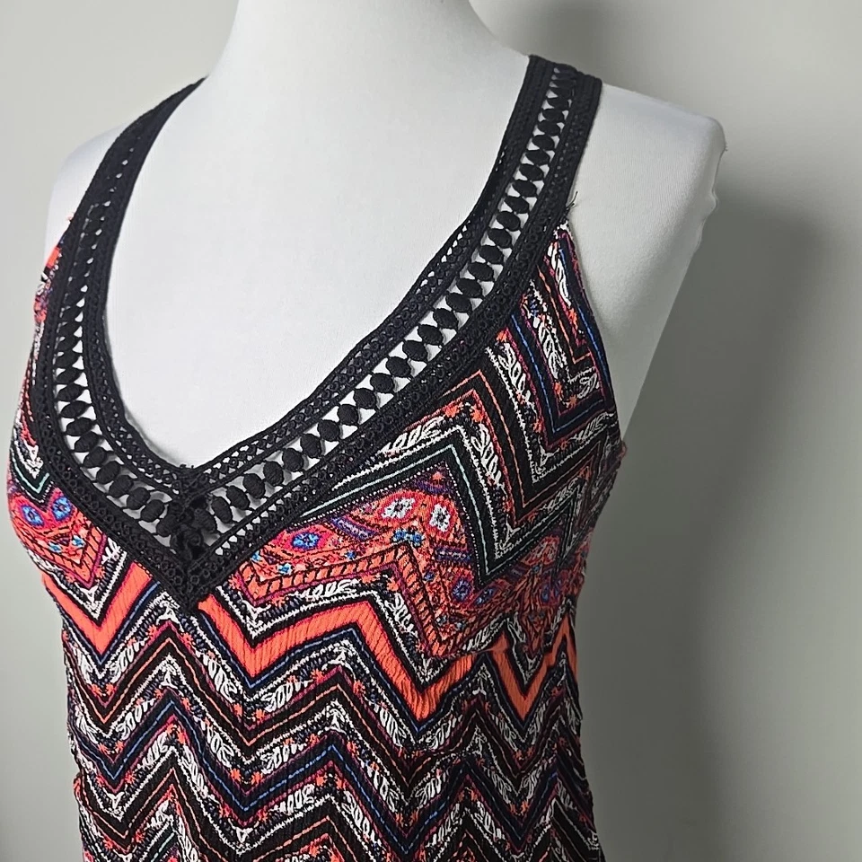 Camiseta sin mangas Ambiance Geo Print Gauzy Crochet Trim PEQUEÑA S Foto 2 de 4