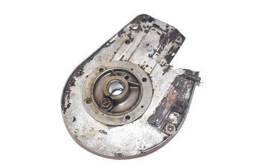 Briggs & Stratton Engine Model WMB Type 95581 * MAGNETO / OIL SEAL PLATE * Part - Picture 8 of 11