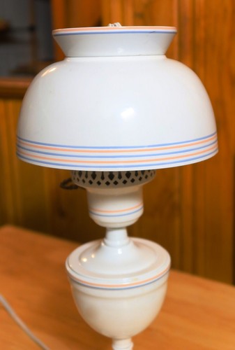 14" Vintage Cozy Toleware Metal Desk /Table Lamp Hurricane Style frosted chimney - Picture 12 of 16