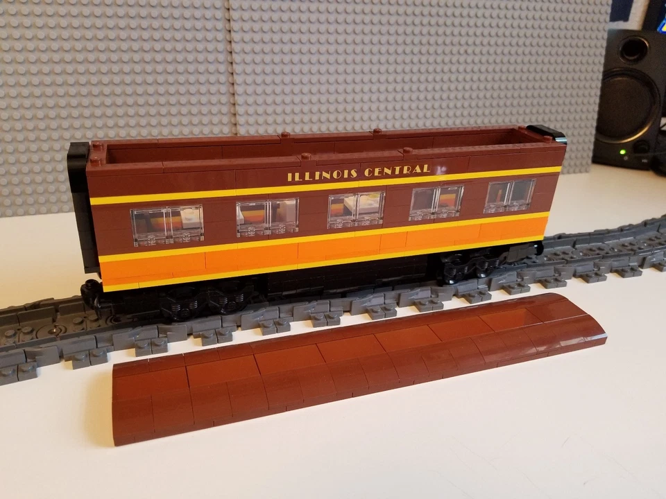 Custom Train Illinois Central Passenger Car -PLEASE READ ITEM DESCRIPTION- - Image 3 of 4