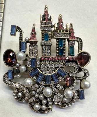 Whimsicle Castle Colored Rhinestone & Pearls Pin Brooch Gold J-909
