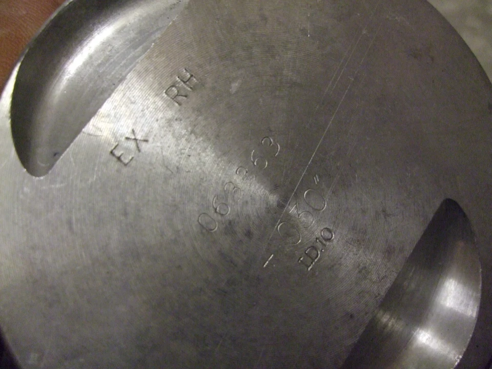 XK NORTON Commando COMBAT 750 pistões @ 030" NOS 06-3355 R Hand ONE only DEE070724 - Imagem 2 de 4