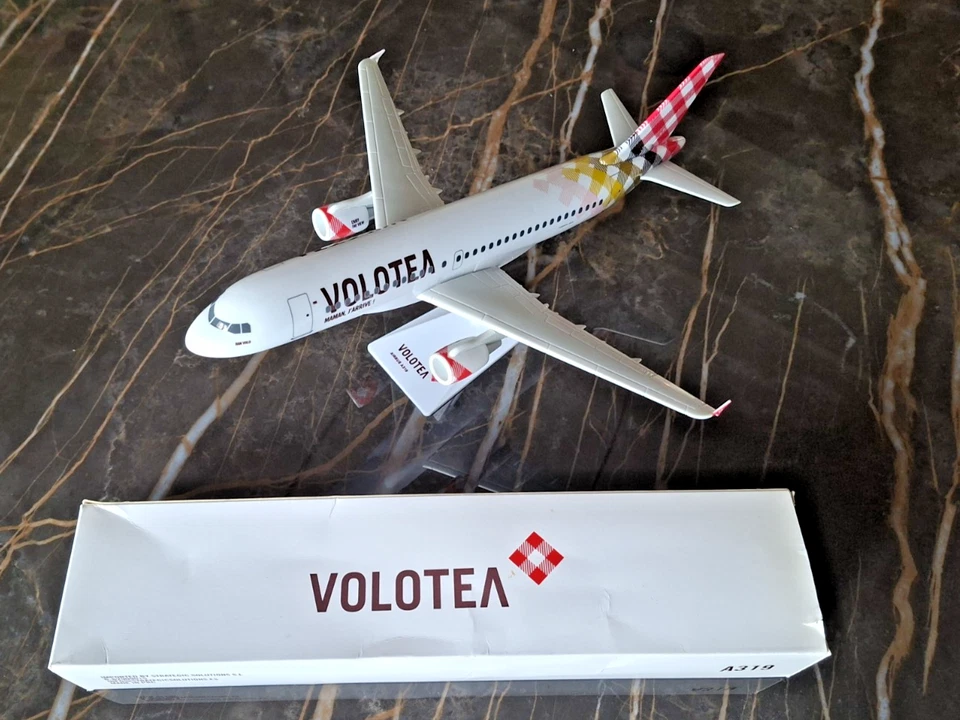 Modellino in scala Aereo VOLOTEA AIRBUS A319 nuovo in plastica - Immagine 3 di 4