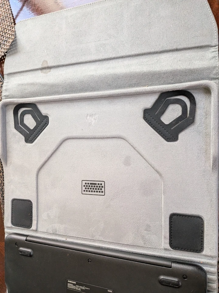 Samsung Chromebook XE500C13 - K04US 4GB - Negro (CON FUNDA Y CARGADOR) Foto 4 de 4