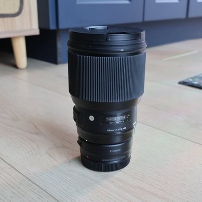 Sigma 85mm f/1.4 DG HSM Art - Canon EF Mount (with EF-RF Adapter)