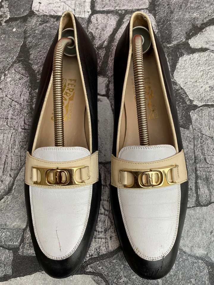 SALVATORE FERRAGAMO Varina Cuero Plano Negro/Blanco Talla 9.5. Foto 2 de 4