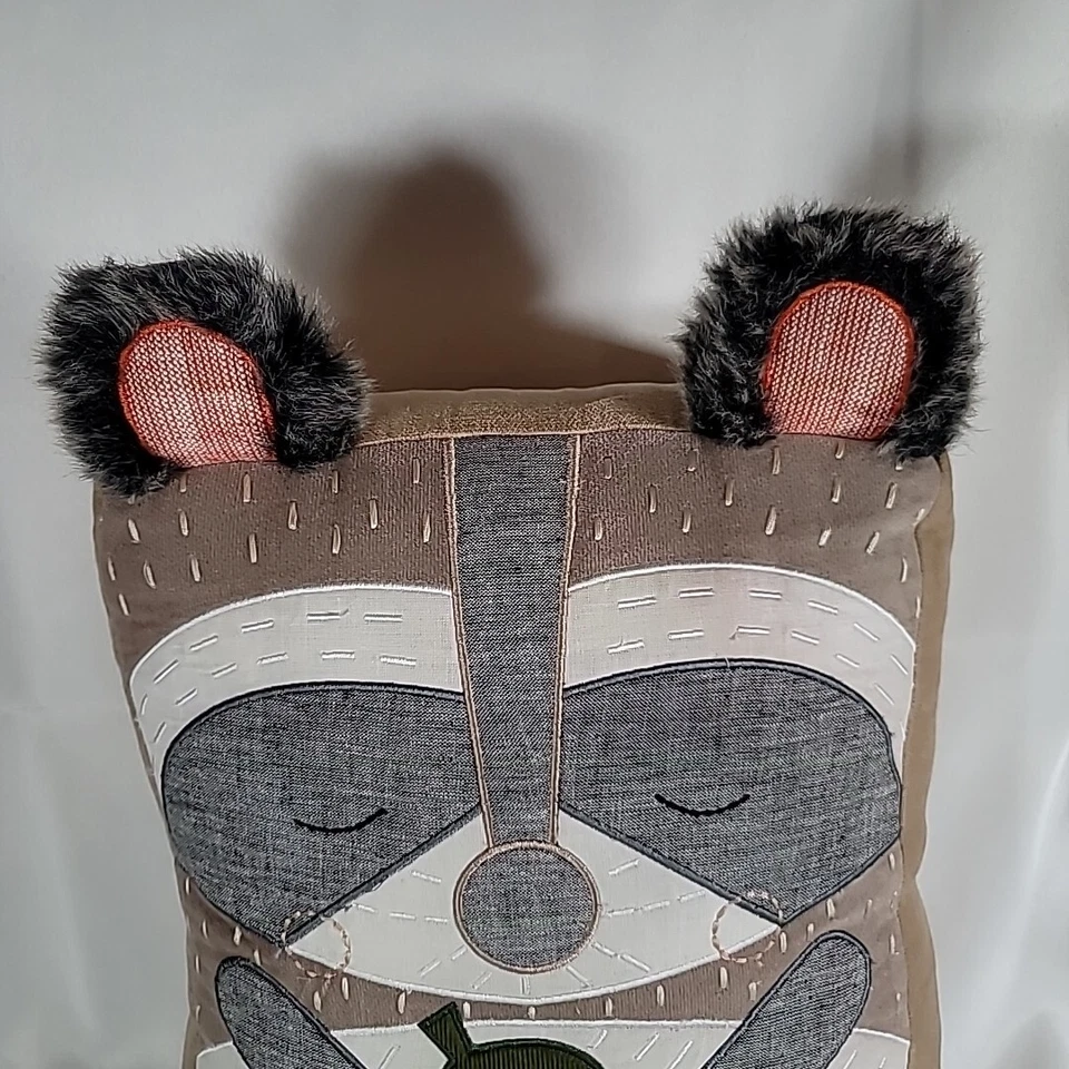 Almohada Pottery Barn Kids Peluche Mapache Rectángulo Critter ¡Linda! Foto 2 de 4