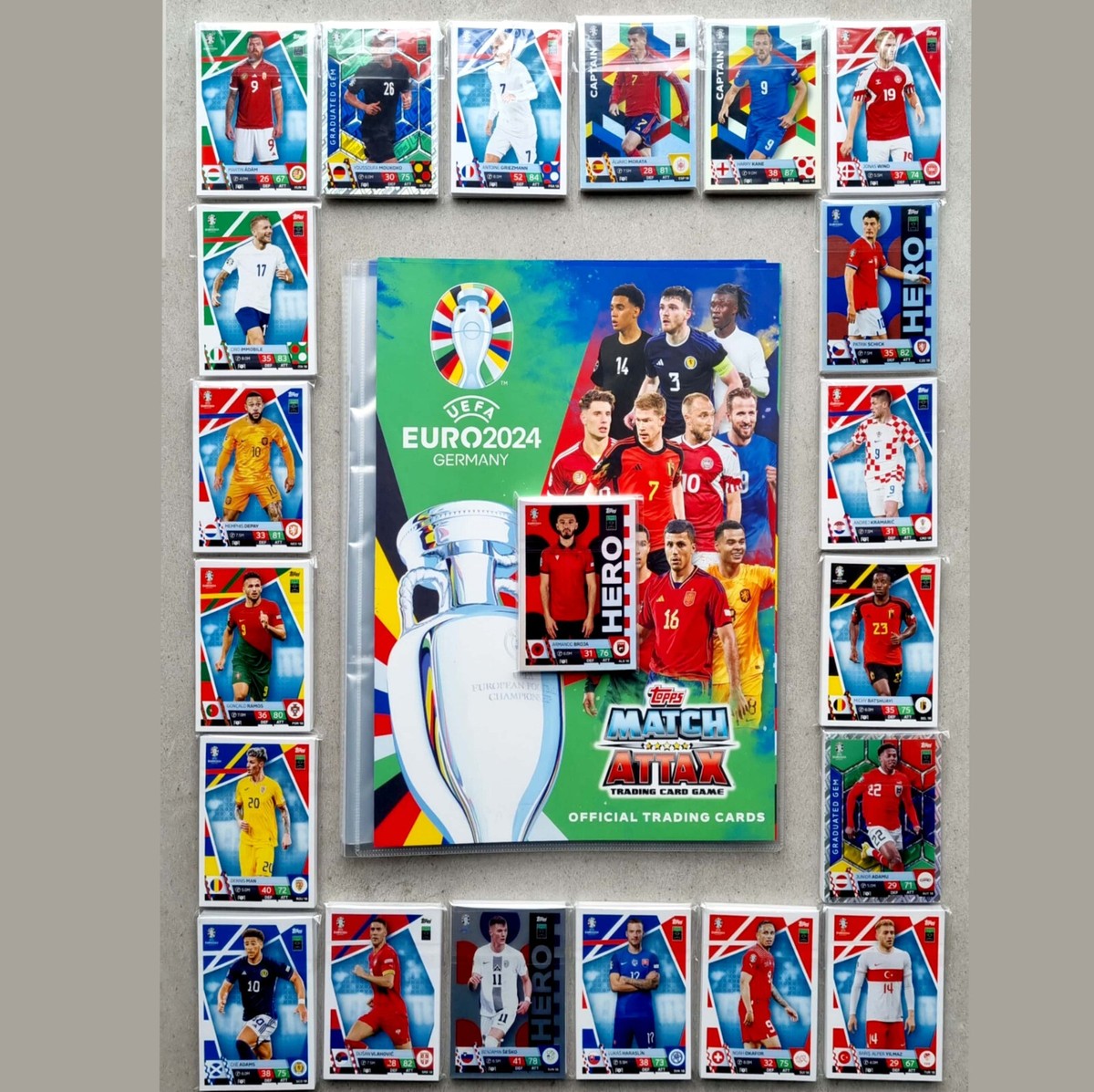 Match Attax UEFA Euro 2024 Sammelset - Mit Sammelmappe & 40 Exklusiven Hüllen