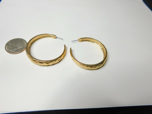 Signed Kenneth Lane Textured Matte Gold Tone Metal Hoop Pierced Earrings Vintage - Picture 4 of 4