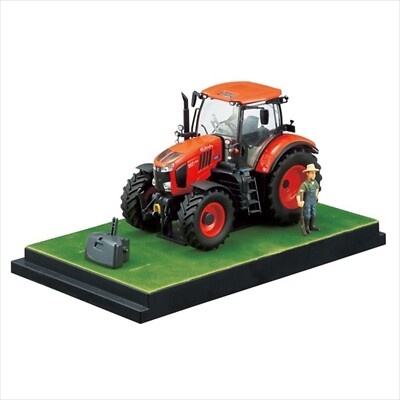 Kubota Tractor M7-172 ミニチュアモデル Kubota Tractor M7-172 with Diorama Miniature 1/32 - Doors & Bonnet