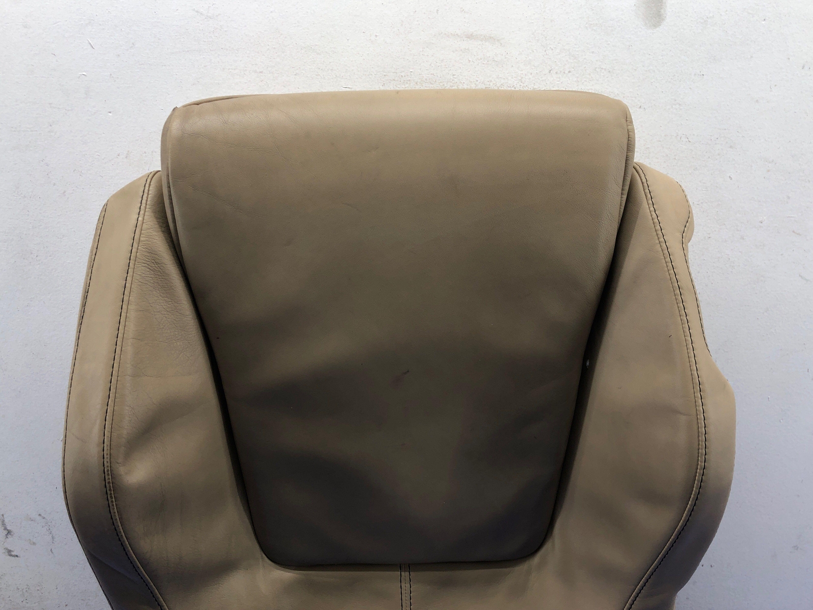 2006-2018 ASTON MARTIN VANTAGE V8 FRONT LEFT LOWER SEAT CUSHION BEIGE LEATHER