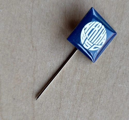 Vintage Hertha BSC Germany Football Club stick pin badge