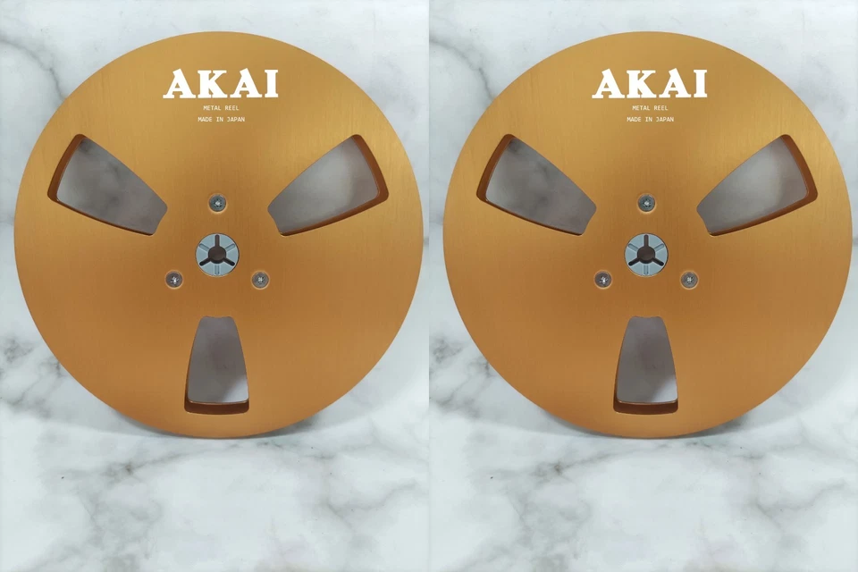 Un par de carretes de cinta plateados Akai 7" pulgadas metal claro aluminio carrete de recogida Foto 4 de 4
