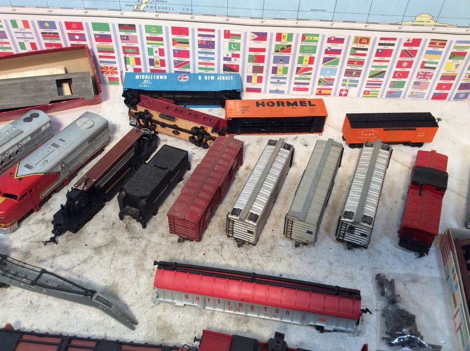 Bachman / Roco H0 Scale junk lot parts for fixing a repair - Image 4 of 4