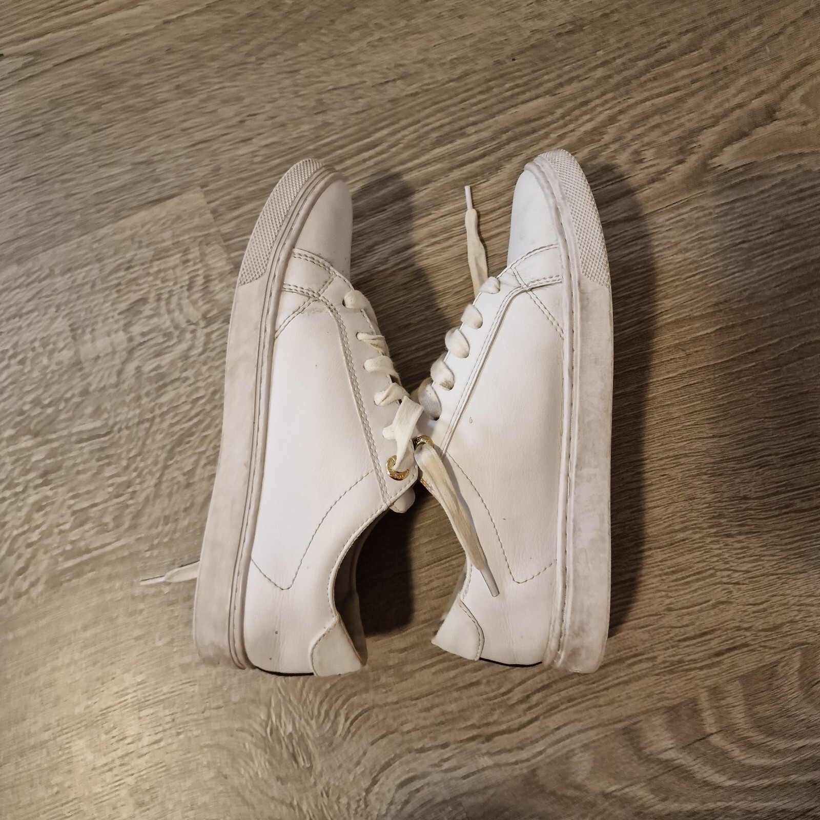 White Tommy Hilfiger Ladies Essentials Leather Lace-up Trainers Size 5 image 4