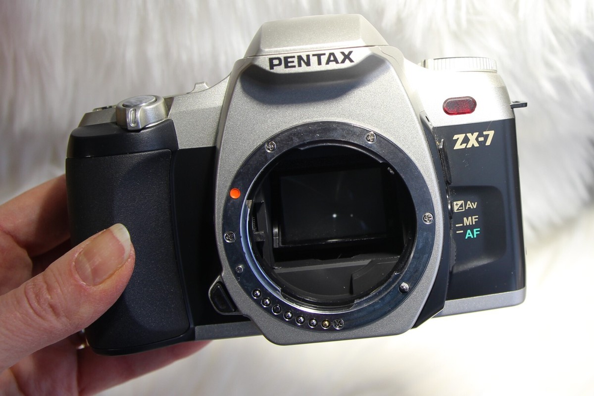 ASAHI PENTAX TAMRON レンズ Pentax ZX-7 35 MM Film Camera W/ Tamron AF 70-300mm Lens 1.4-5.6
