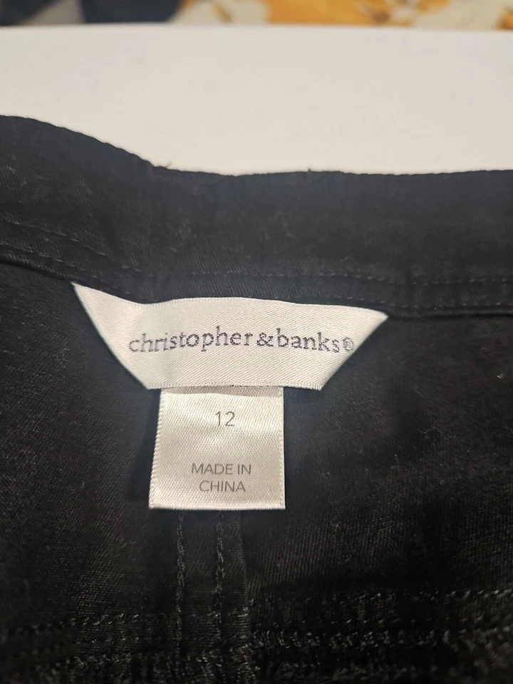 Christopher & Banks, Denim Negro, Mujer Talla 12, Mediano, Pantalones Cortos Foto 2 de 4