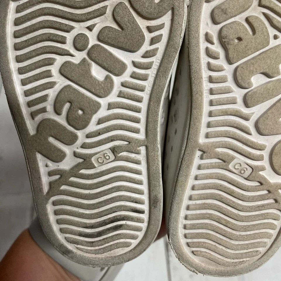 Sandalias Nativas Blancas Niño Talla 6 Foto 3 de 4