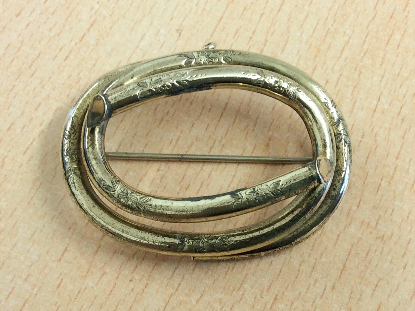 ANTIQUE ROLLED GOLD KNOT BROOCH PIN 1880