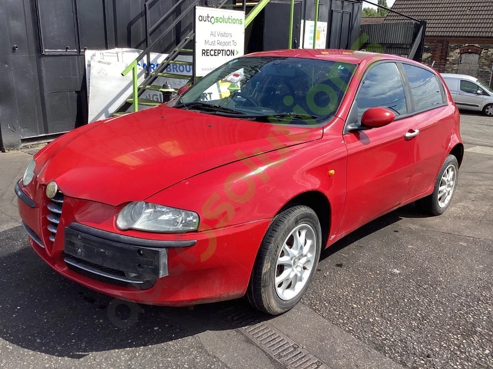 ALFA ROMEO 147 2001-04 Manual del Propietario Foto 2 de 4