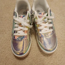 Girls Art Class Irredescent Metallic Sneakers Size 4 NWT