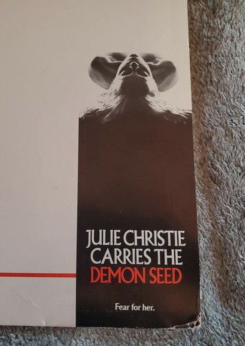 1977 "DEMON SEED" Julie Christie Horror MOVIE PRESS KIT With 12 Photos In FOLDER - Picture 2 of 8