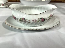 Creative China Regency Rose Made in Japan Gravy Boat with Attached Underplate