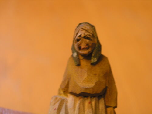 Escultura de madera antigua en miniatura de arte popular de Quebec para mujer Andre Bourgault - Imagen 2 de 12