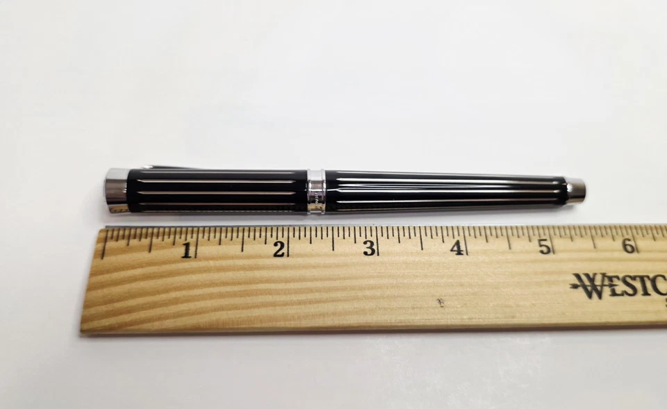 Pluma Estilográfica De Colección LEVENGER Sir Isaac Newton Alemania Laca Negra Cromo Rayas Foto 3 de 4