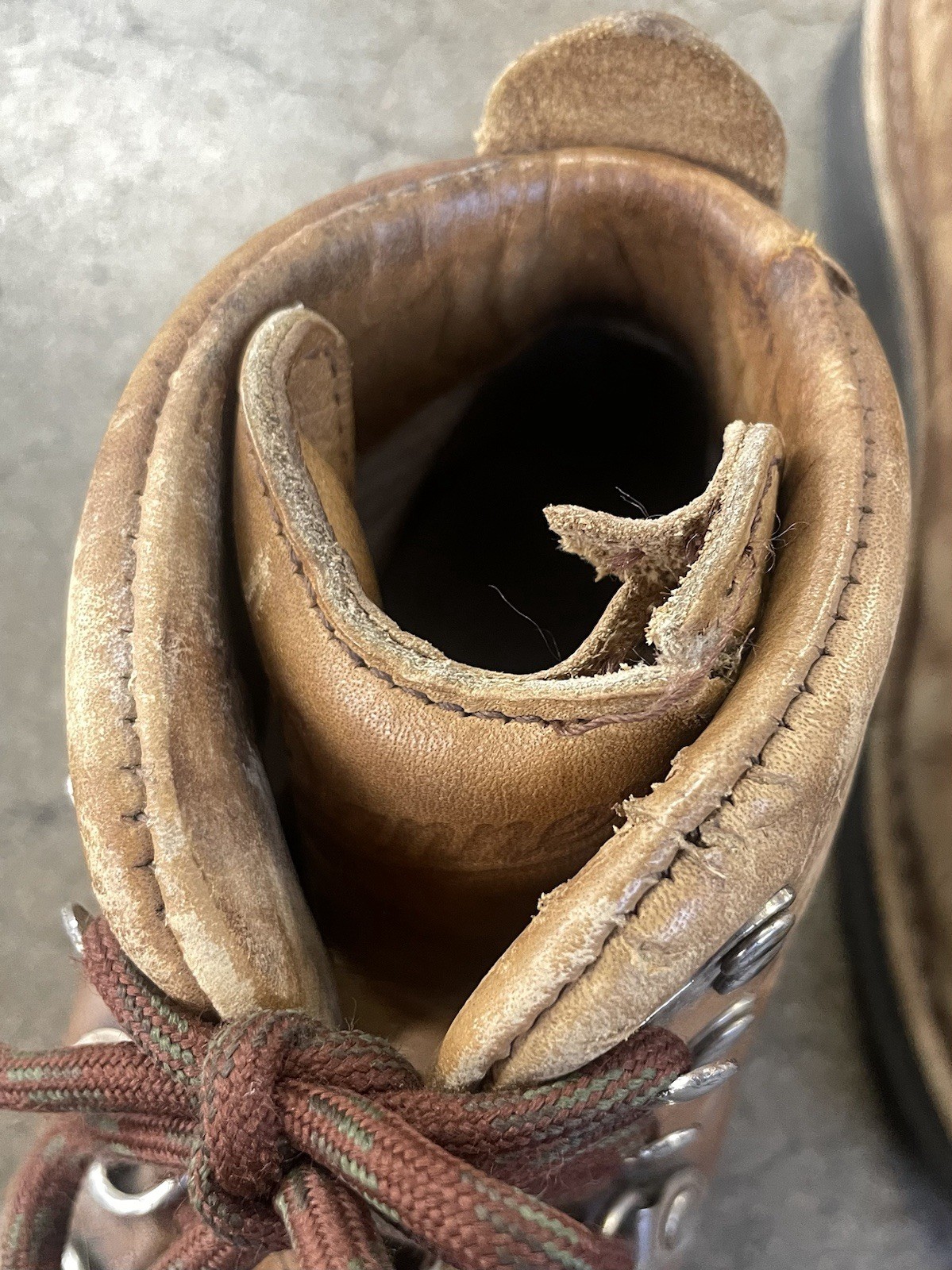 Danner Mountain Light Cascade Leather Hiking Boot… - image 7