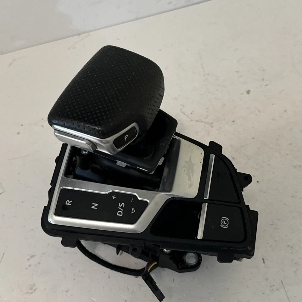 Audi A4 2017 AWD transmisión automática palanca de cambios OEM Foto 2 de 4