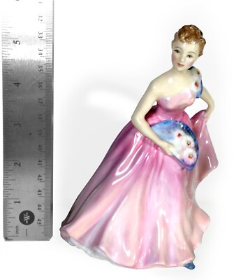 Royal Doulton ''Invitation'' Bone China 6'' Figurine (Made in England - 1955 )