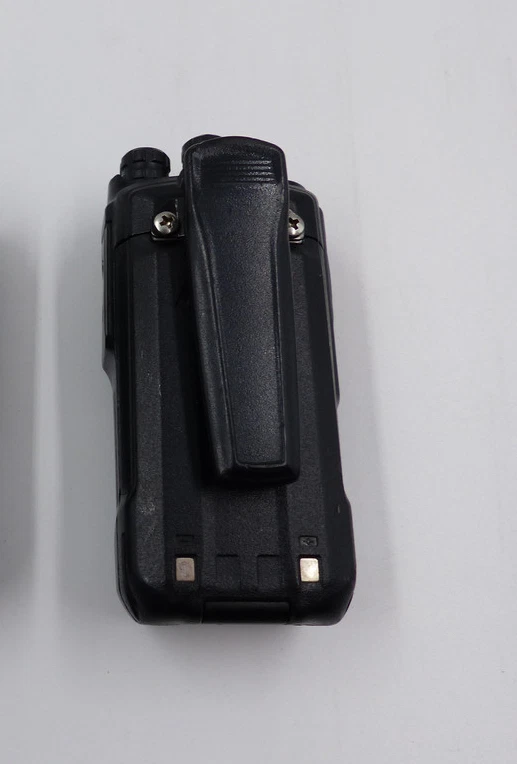 LOT OF 2 * HYT UHF 400.00 TO 470.00 MHZ 5 WATT 16 CHANNEL TWO WAY RADIO - Image 2 of 2