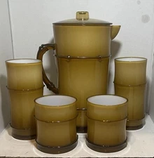 Plastic 80oz Pitcher w/Lid with (2) 10oz & (2) 16oz Matching Cups Bamboo Style