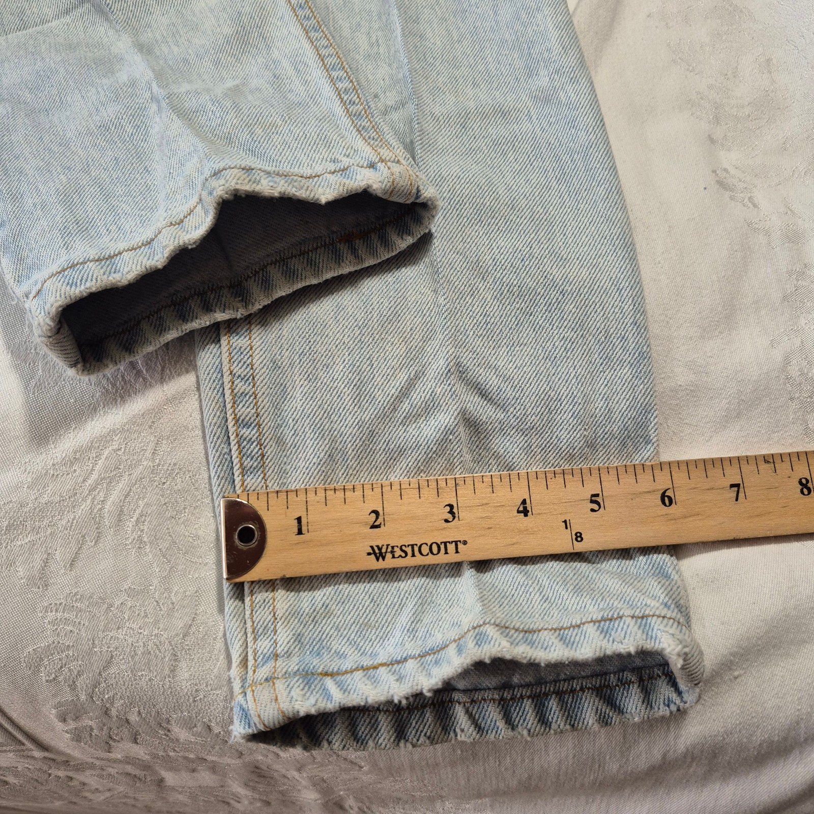 VTG LEVIS 521 JEANS TAPERED FIT and LEG  SIZE 10 28x30 MADE IN USA thumbnail 3