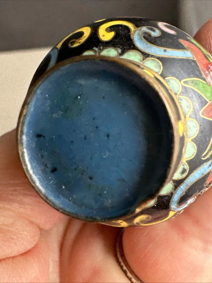 Botella de tabaco miniatura floral esmalte cloisonne negro chino vintage 2 1/2" Foto 4 de 4